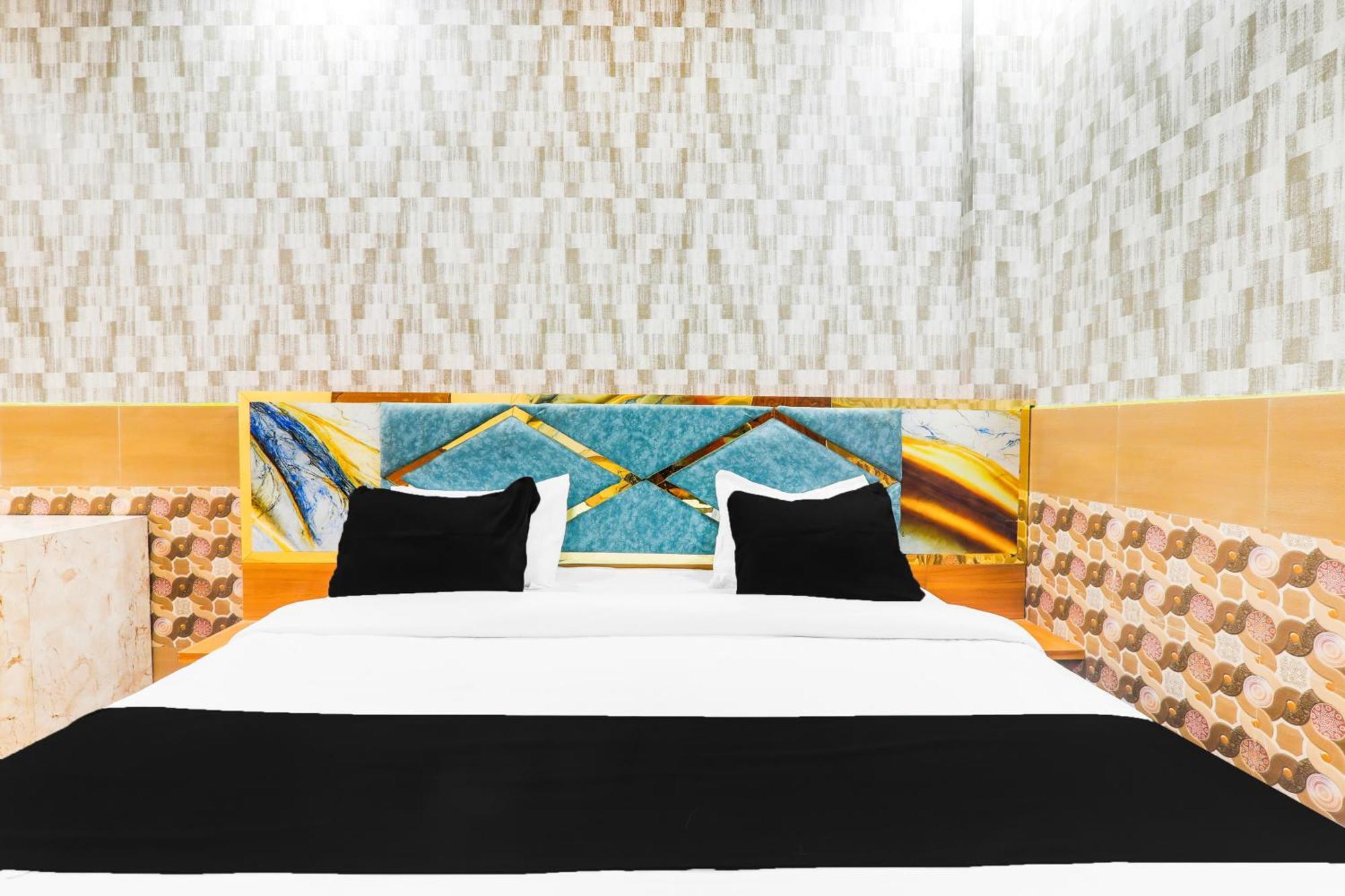 Hotel O V. K Palace Inn Lucknow Eksteriør bilde