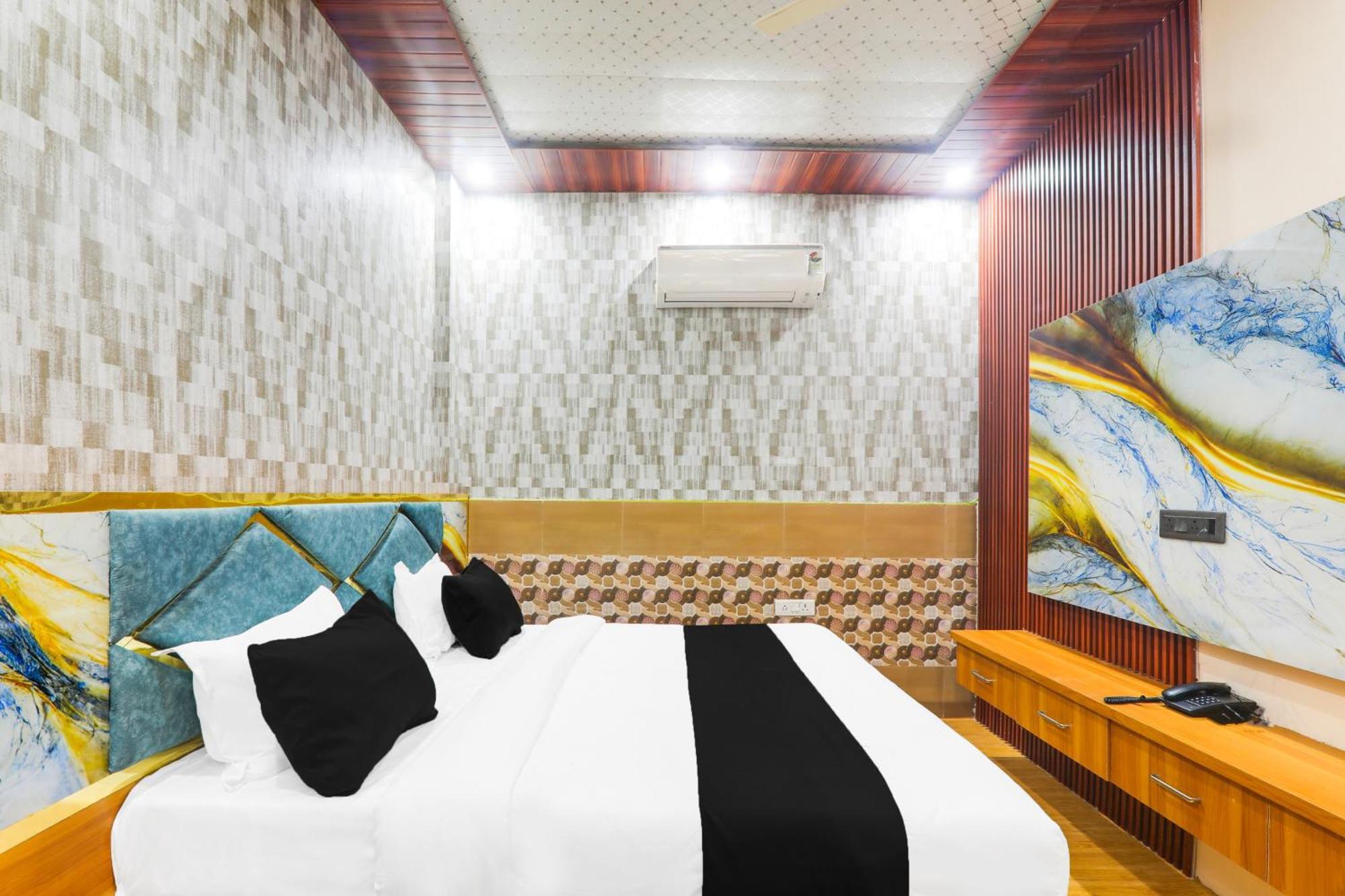 Hotel O V. K Palace Inn Lucknow Eksteriør bilde
